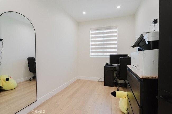 Building Photo - 13540 Hamlin St