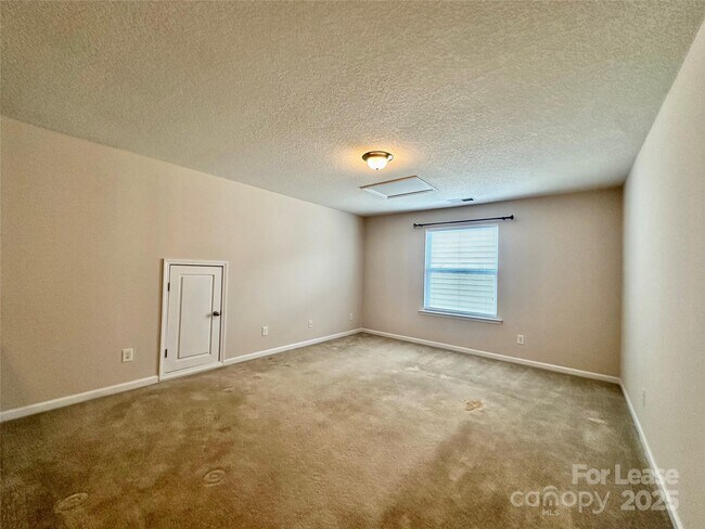 Building Photo - 4531 Hubbard Falls Dr