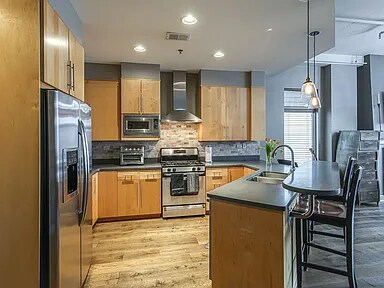 Building Photo - 117 30th Ave N