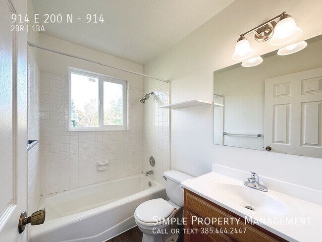 Building Photo - 914 E 200 N