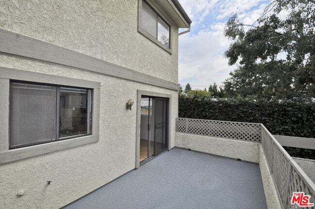 Building Photo - 4063 La Salle Ave