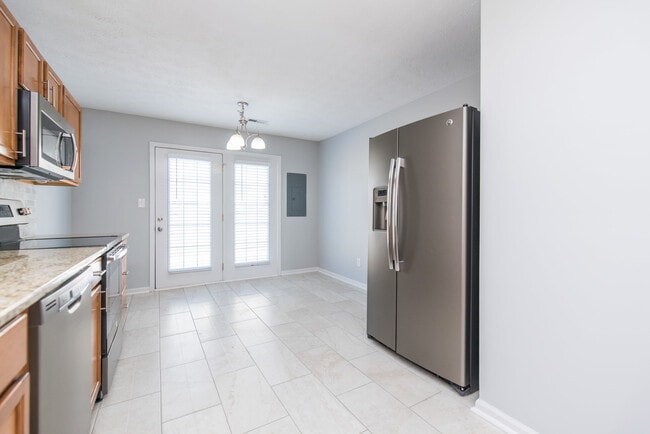 Building Photo - 111 Santa Monica Dr