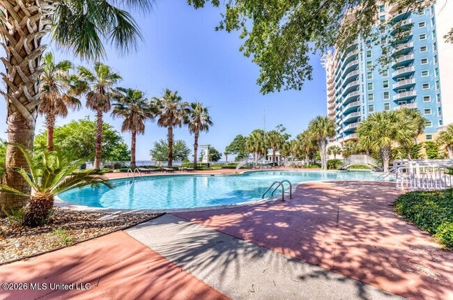 Building Photo - 2228 Beach Dr