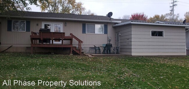 Building Photo - 2 br, 1 bath House - 3213 Harrison St.