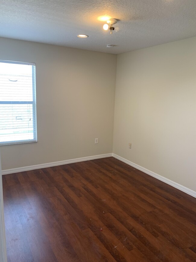 Building Photo - 145 Southampton Dr