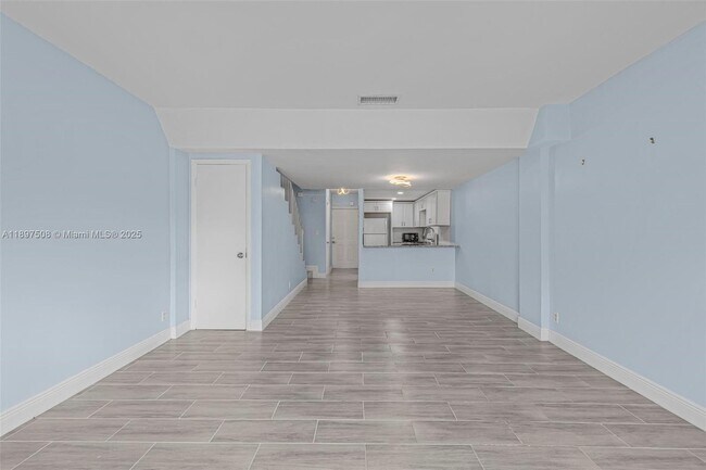 Building Photo - 6709 N Kendall Dr
