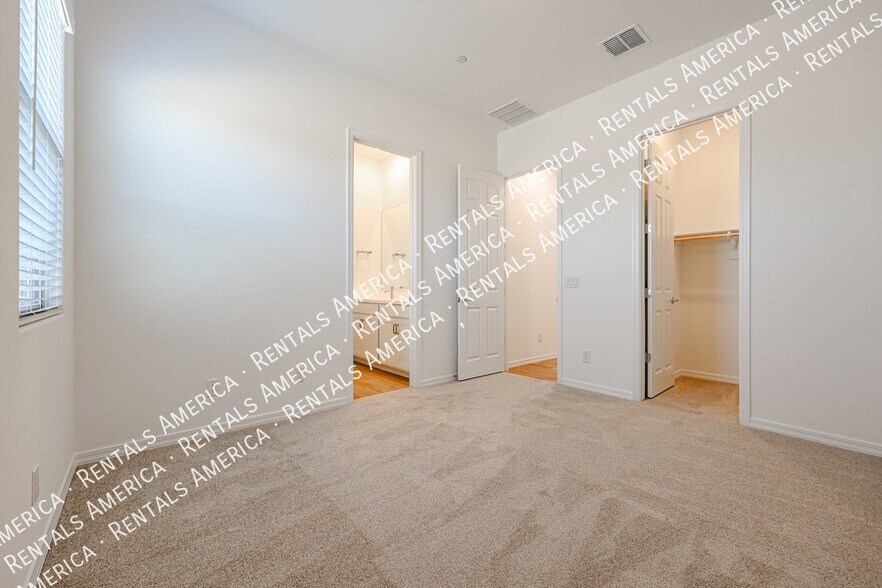 Building Photo - 29380 N 136th Ln