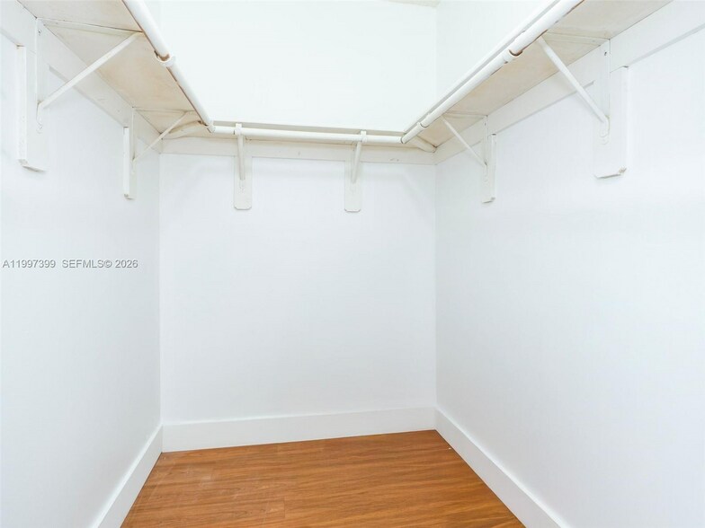 Building Photo - 1490 W 42nd Pl