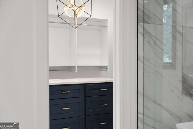 Building Photo - 151 S Pointe Dr