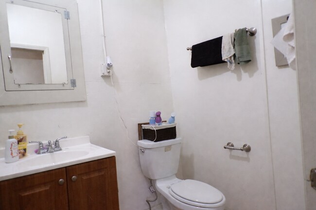 Building Photo - 316 Main St