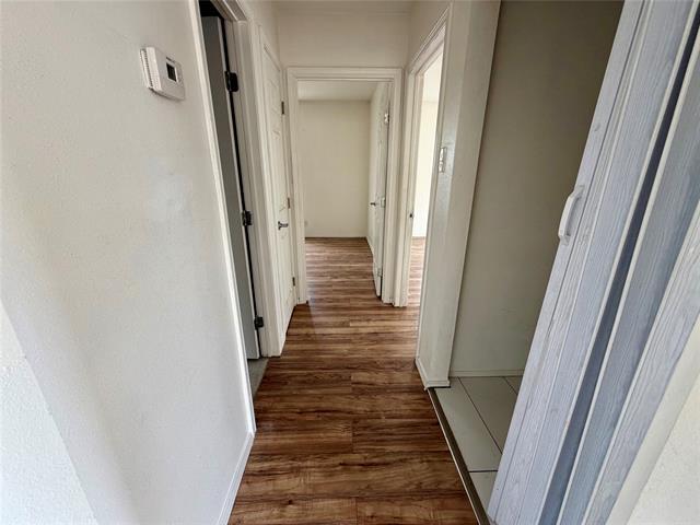 Building Photo - 2303 Deer Path Dr