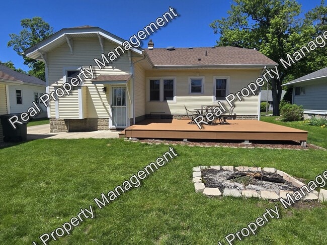Building Photo - Charming Three Bedroom Ranch