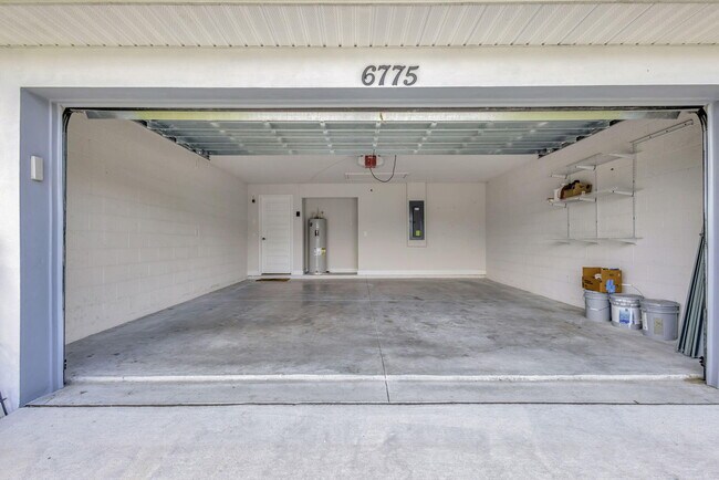 Building Photo - 6775 NW Abigail Ave