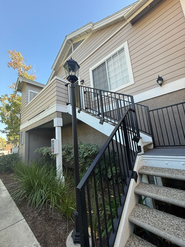 Primary Photo - **Charming 1bed 1bath Condo located in the desirable Canyon Villa Community**