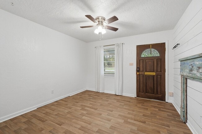 Building Photo - 11757 Calvary Rd