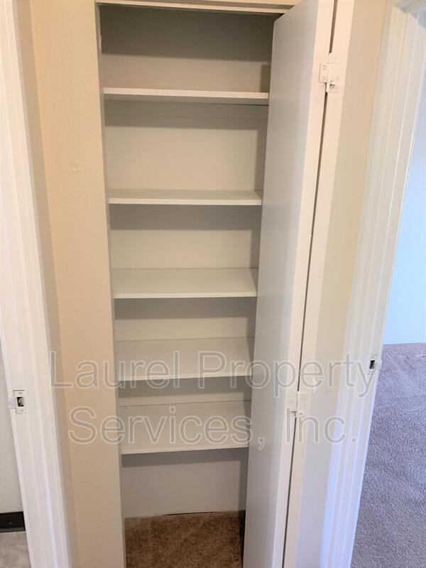 Building Photo - 1300 Golden Cir