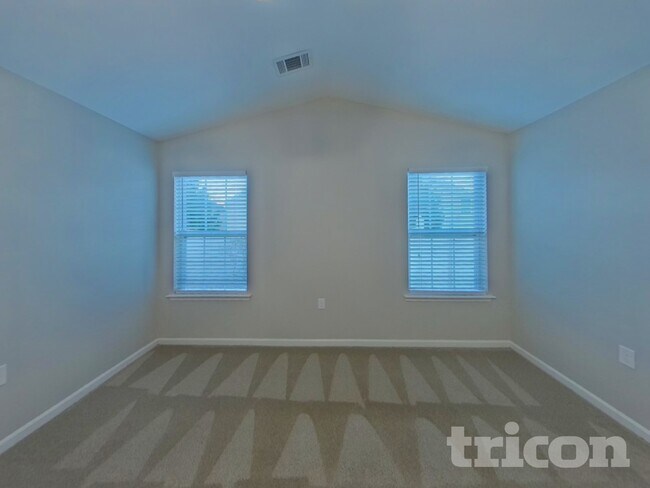 Building Photo - 2028 Stoney Pointe Cir