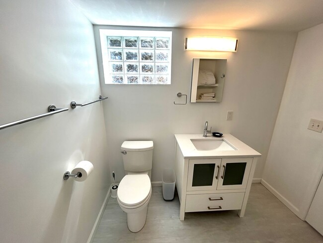 Building Photo - West AVL - Furnished Basement Efficiency