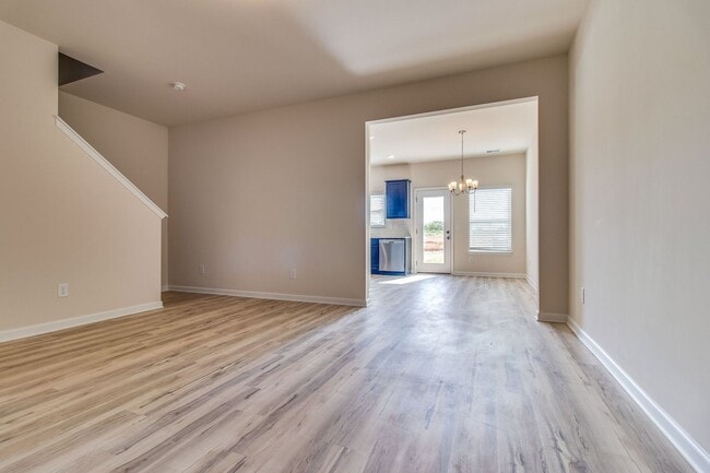 Building Photo - Beautiful 3BR/2.5BA Townhome in Columbia!