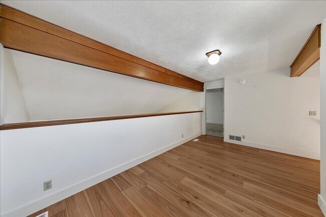 Building Photo - Charming SE Boise Townhome Near the Greenbelt