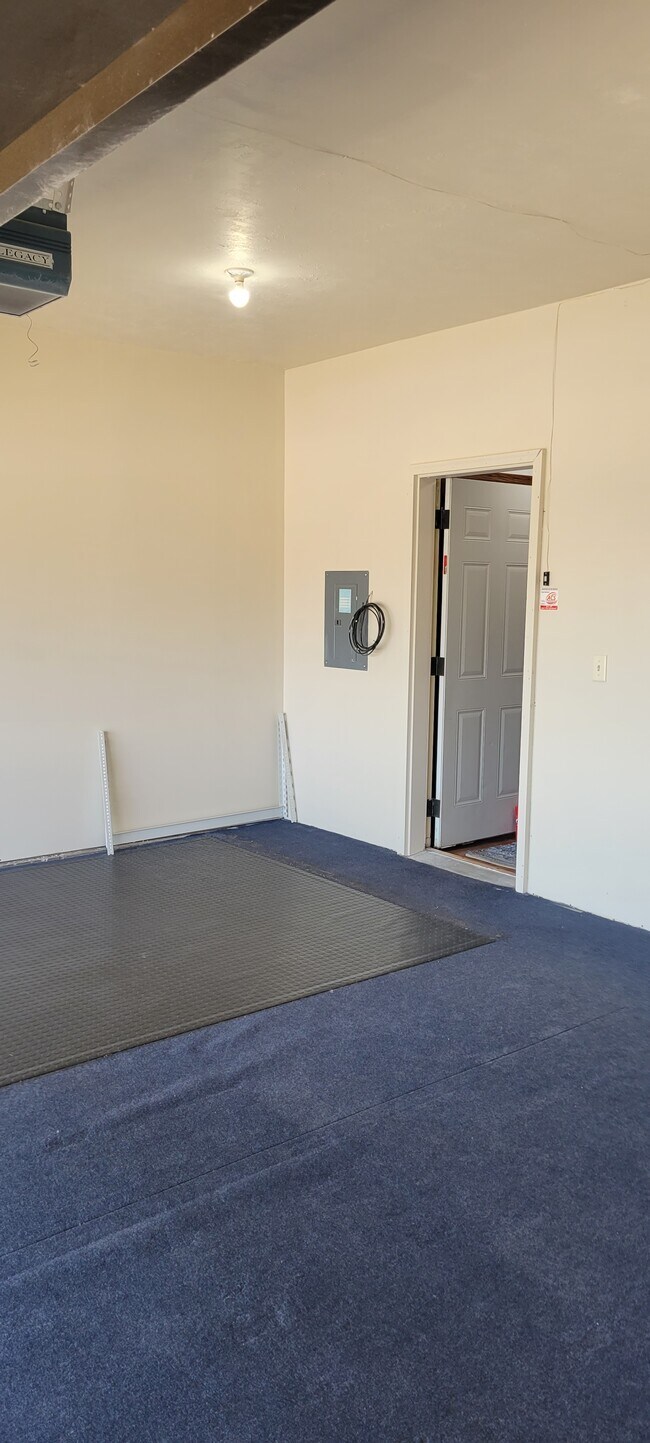 Building Photo - 9208 W Norma Trl
