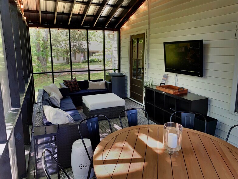 Building Photo - 1609 Pierce Avenue Ext