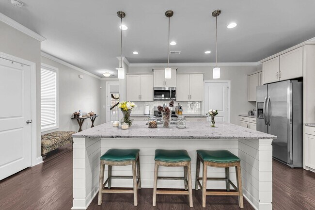 Building Photo - Beautiful 4BR/2.5BA Home in Highly Desirable Park West