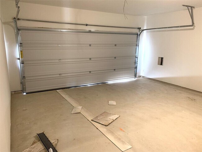 Building Photo - 112 Declaration Ln