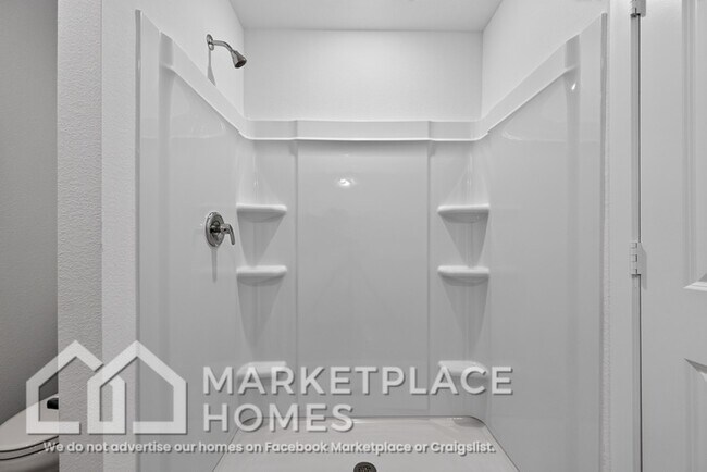 Building Photo - 412 Sambal Dr