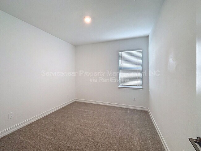 Building Photo - 11807 71st Ave E