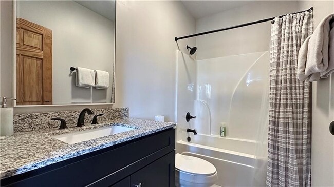 Building Photo - 374 Prince Dr