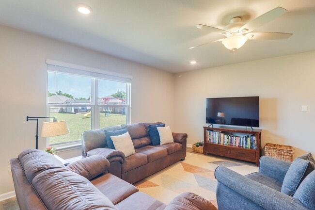 Building Photo - Beautiful 4 bed 2 bath