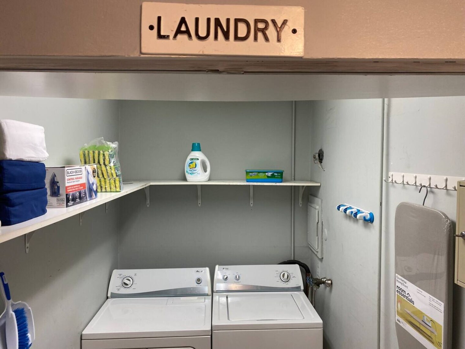 Building Photo - 100 Hampden Ave