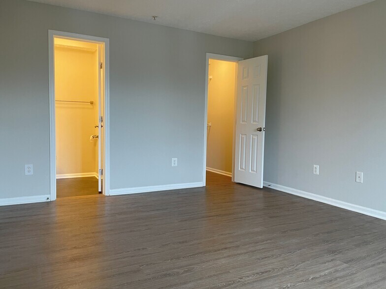 Building Photo - 13107 Briarcliff Ter