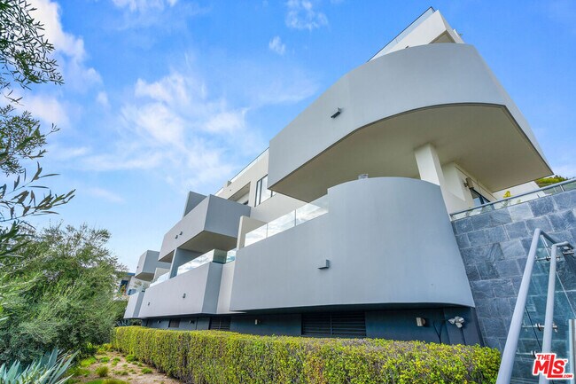 Building Photo - 22065 Pacific Coast Hwy