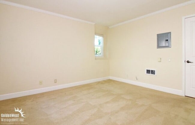 Building Photo - Charming 1Bdm 1Ba Condo in La Jolla