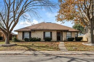 Building Photo - Expansive 3-Bedroom Home in Waxahachie, TX