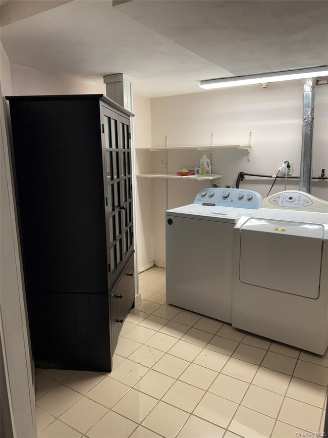 Building Photo - 878 Rensselaer Ave