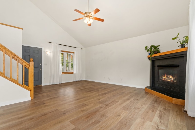 Building Photo - 290 E 40th St