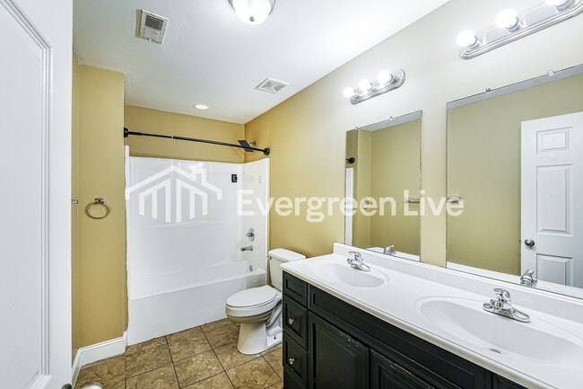 Building Photo - 548 Woodhill Cove Dr