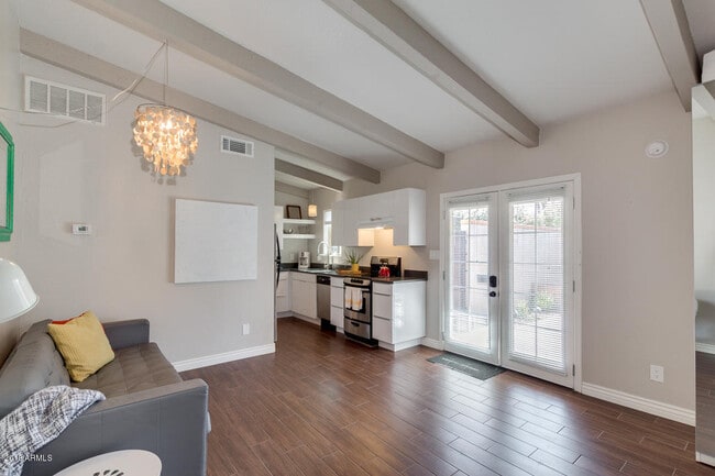 Building Photo - 7288 E Rancho Vista Dr