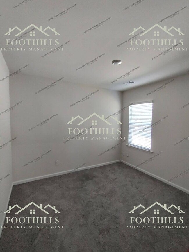 Building Photo - 102 Fancy Trl