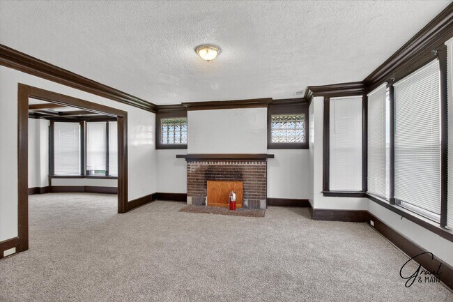 Building Photo - 58/60 Alger - FDR - T