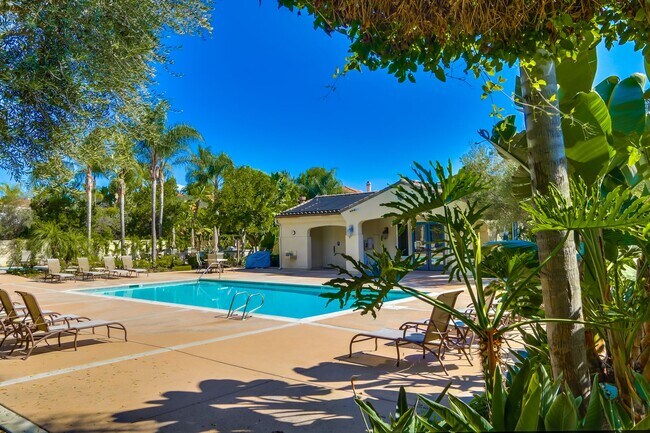 Building Photo - Beautiful 4 bedroom, 4.5 bathroom Home in the Varadero Community