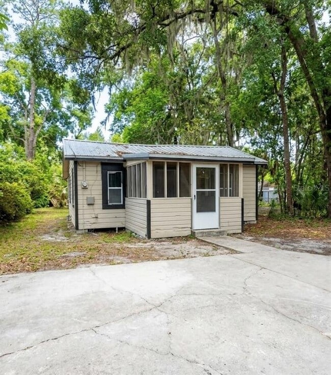 Building Photo - 407 NE 19th Dr