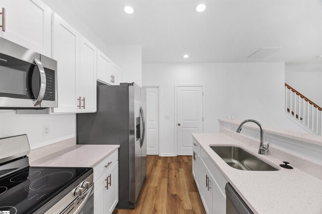 Building Photo - 13 Jamison St