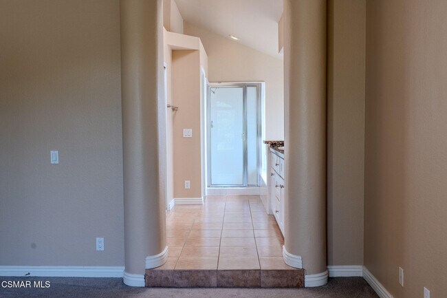 Building Photo - 2704 Simi Hills Ln