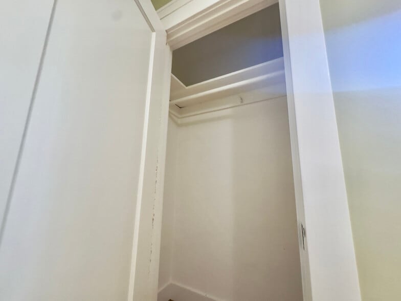 Building Photo - 2309 Derby St