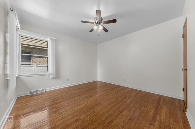 Building Photo - 874 Fairfield Ave