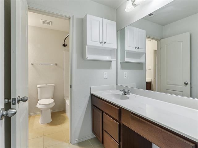 Building Photo - 5105 Marina Dr